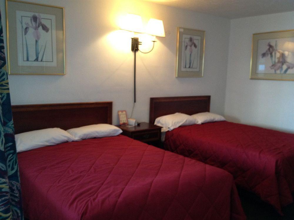Three Oaks Motel - Тайтусвилл Экстерьер фото